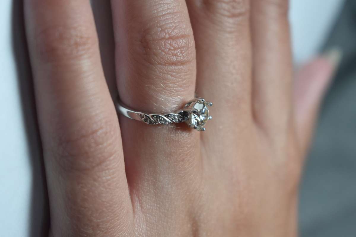 ENGAGEMENT RING!!! With Certificate Of Authenticity