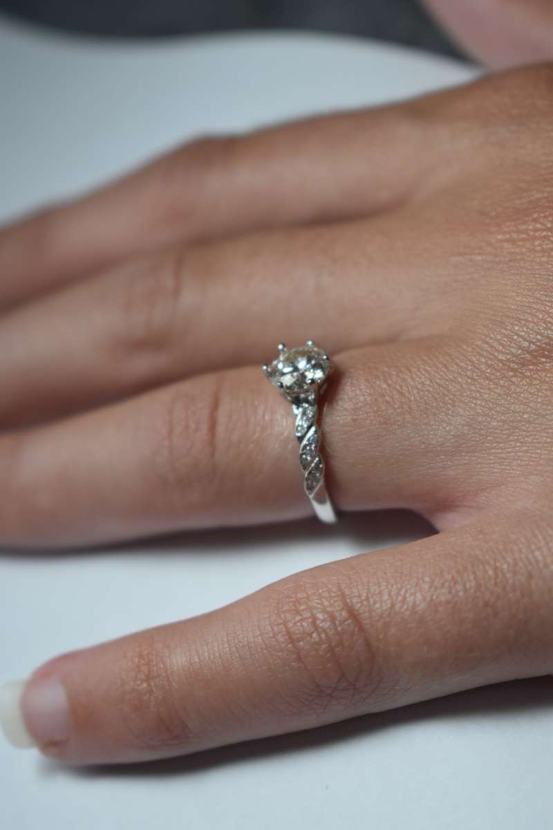 ENGAGEMENT RING!!! With Certificate Of Authenticity