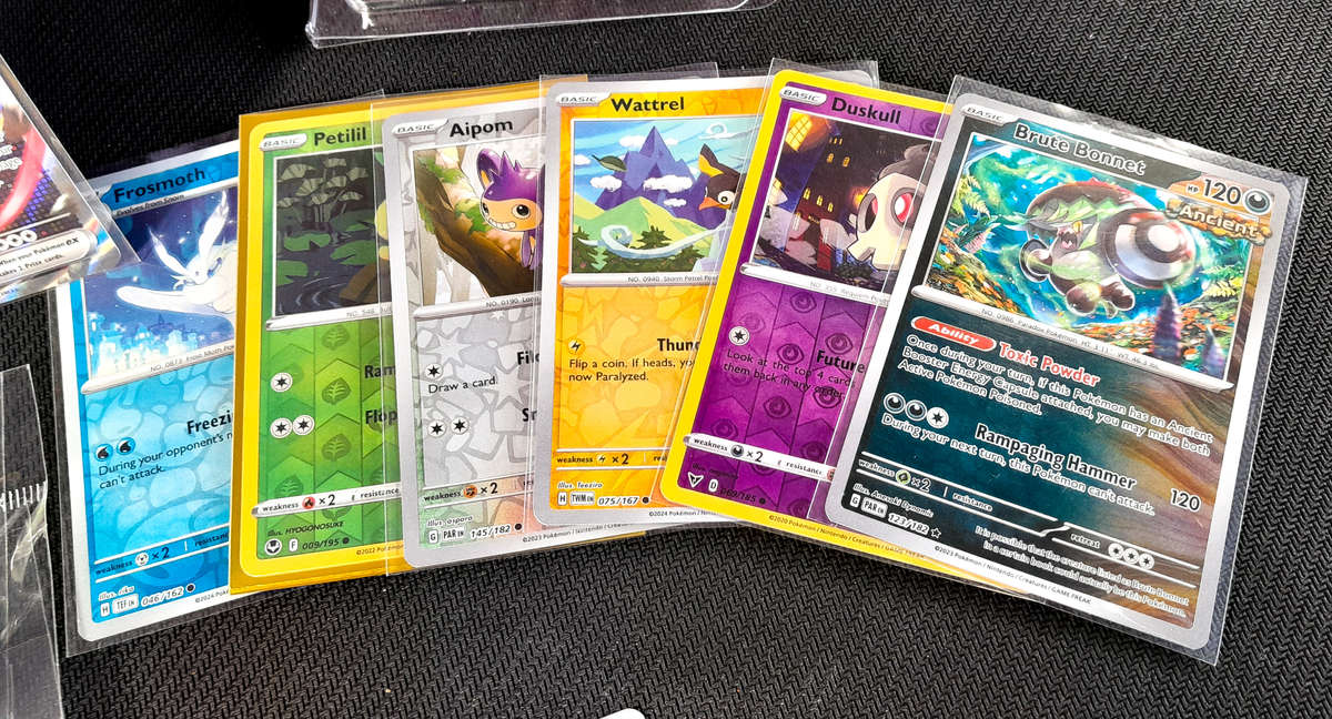 Pokemon Cards - Espeon Tin Bundle