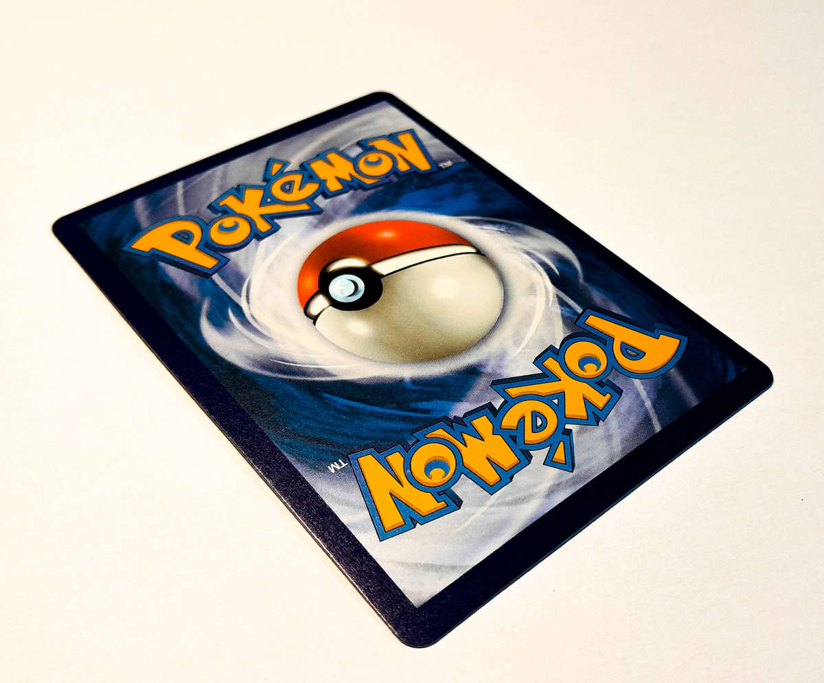 Pokemon Card - Umbreon Star - Holofoil - Celebrations 25th Anniversary - NM