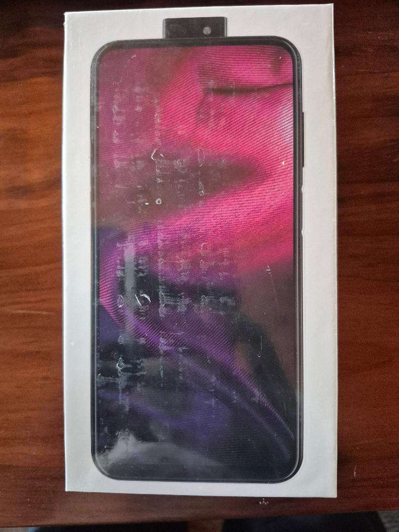 Hisense Infinity H50 Zoom Black Pearl Color