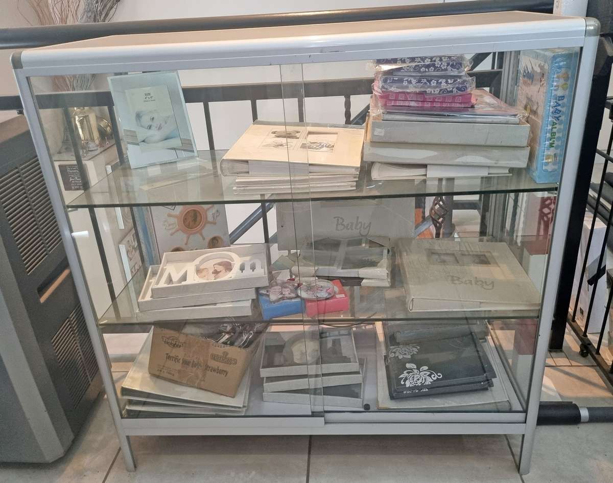 Display Cabinet Round Corner