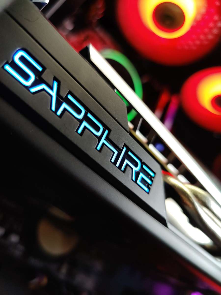 Sapphire Nitro + Radeon RX 570 8GB