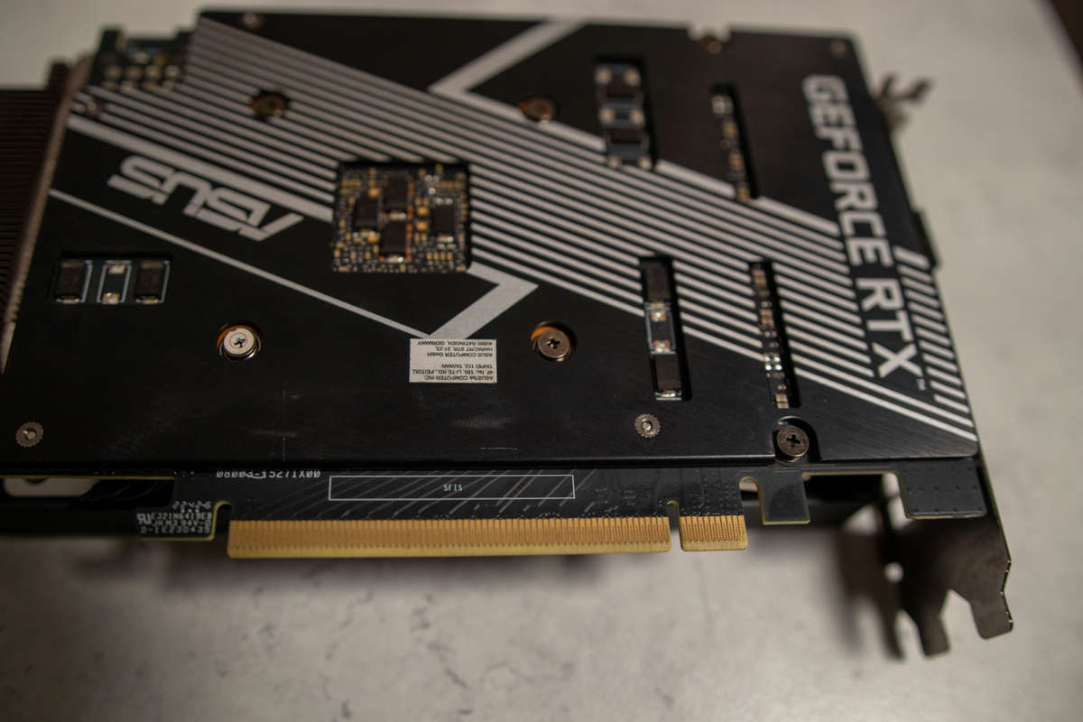 The compact ASUS DUAL GeForce RTX 3060 Ti V2 MINI OC Edition 8GB