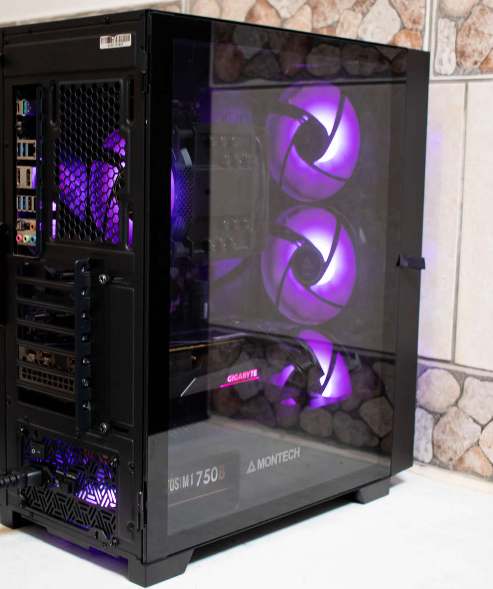 RTX 3070 with RYZEN 7 5800 X3D complete pc