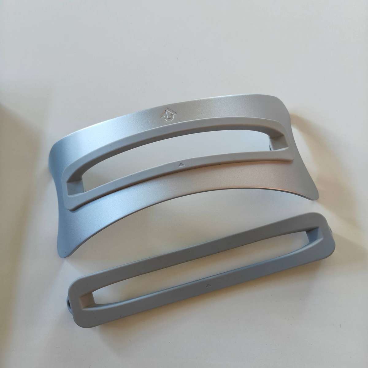 VERTICAL DESKTOP STAND FOR MACBOOK - BookArc by twelve south