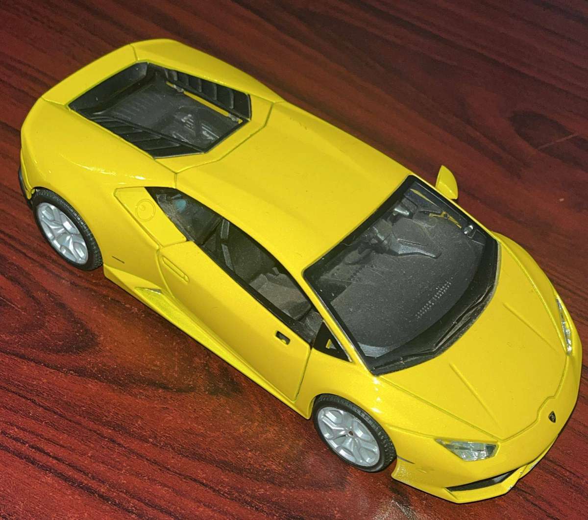 Maisto 1/24 Lamborghini Huracan LP610-4 - Yellow
