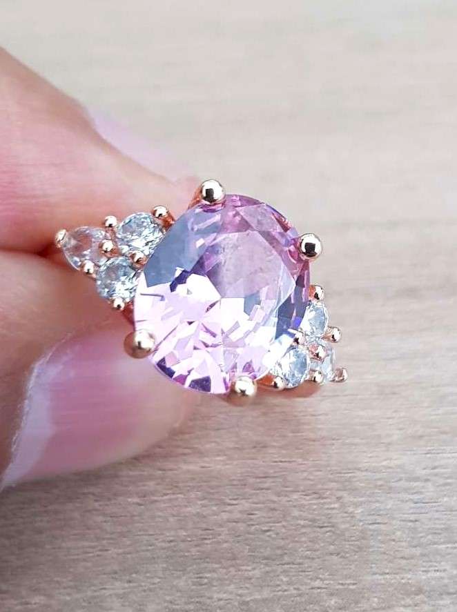 Vintage Oval Crystal Stone Pink  Ring   Rose Gold
