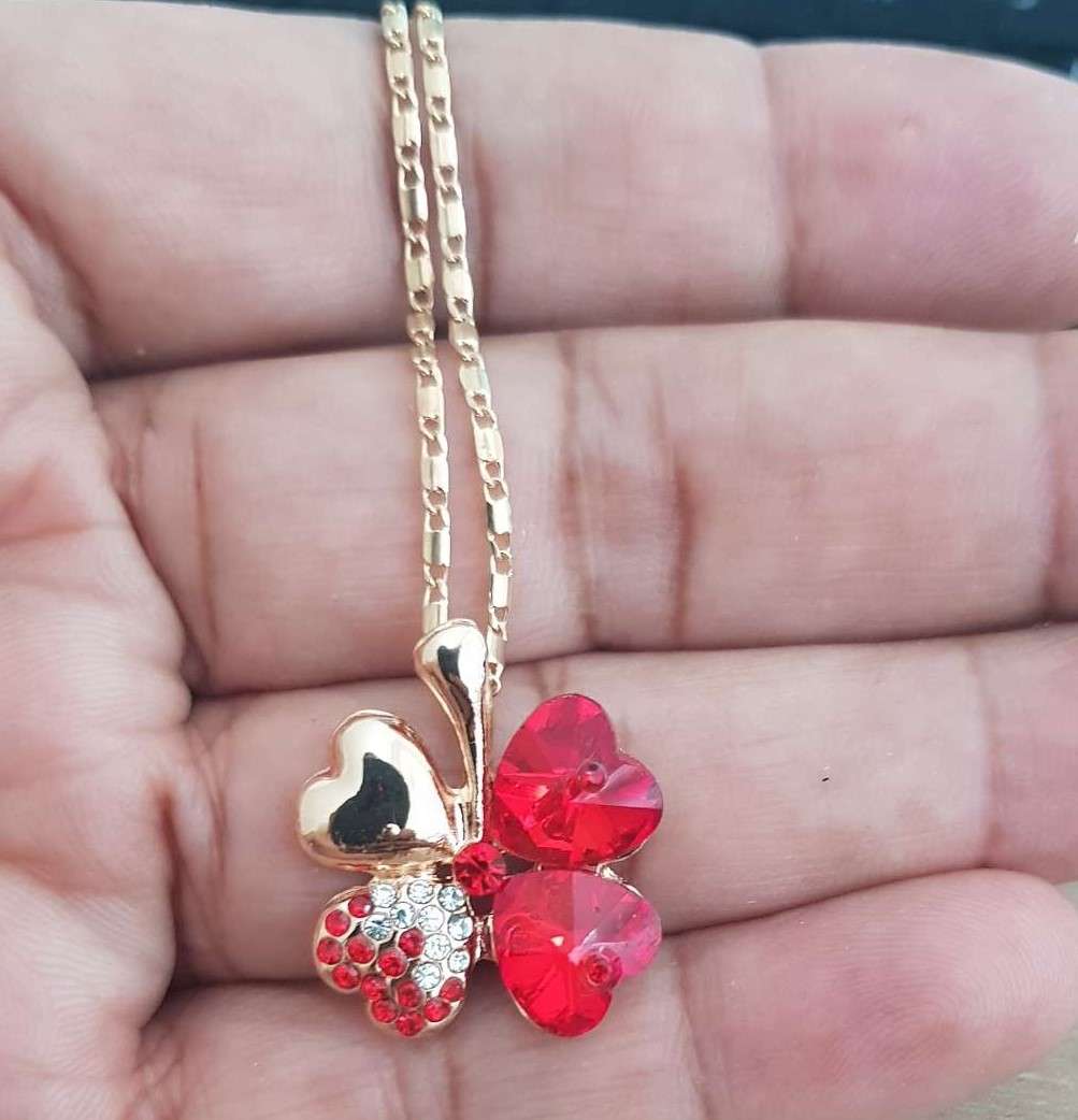 Crystal Red Clover 4 Leaf leaves heart pendant Jewelry