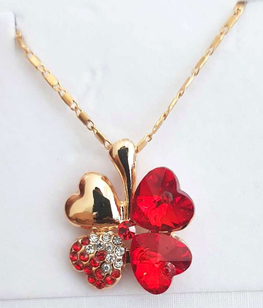 Crystal Red Clover 4 Leaf leaves heart pendant Jewelry