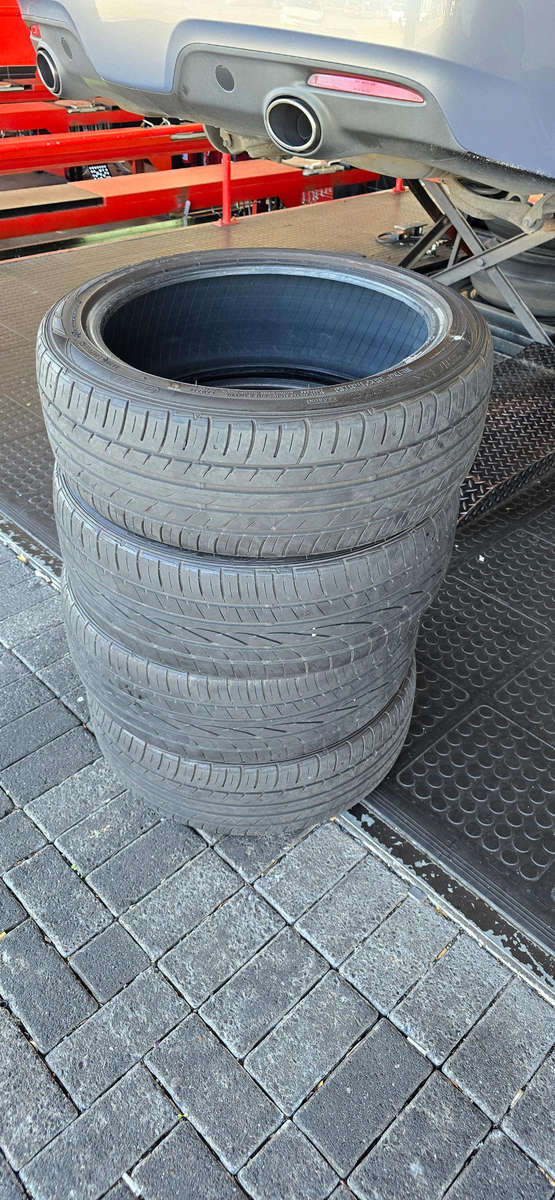 Falken 215/45/R18
