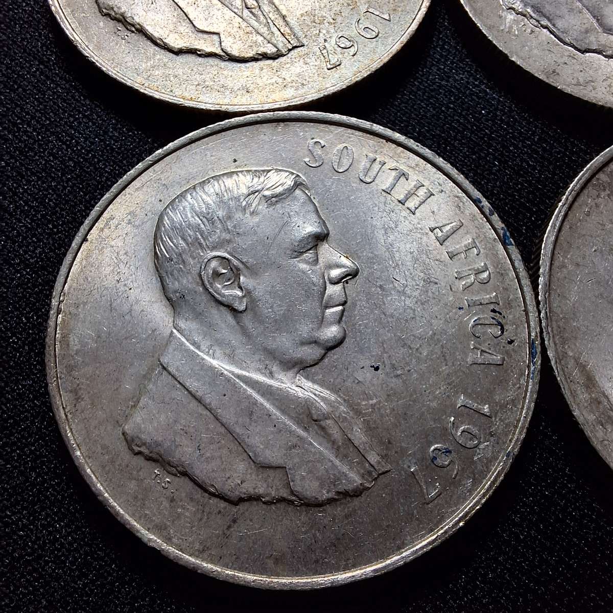 4 x 1967 uncirculated Silver R1 Coins