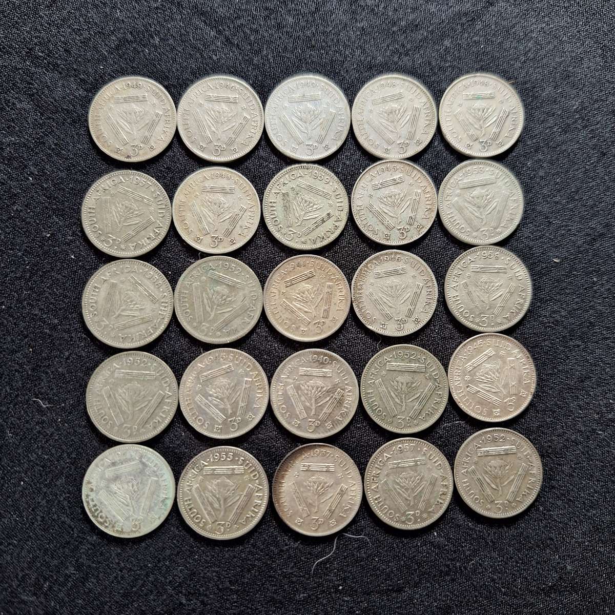 25 x 3D threepence (Tickey) Silver South Africa Coins - Various Dates