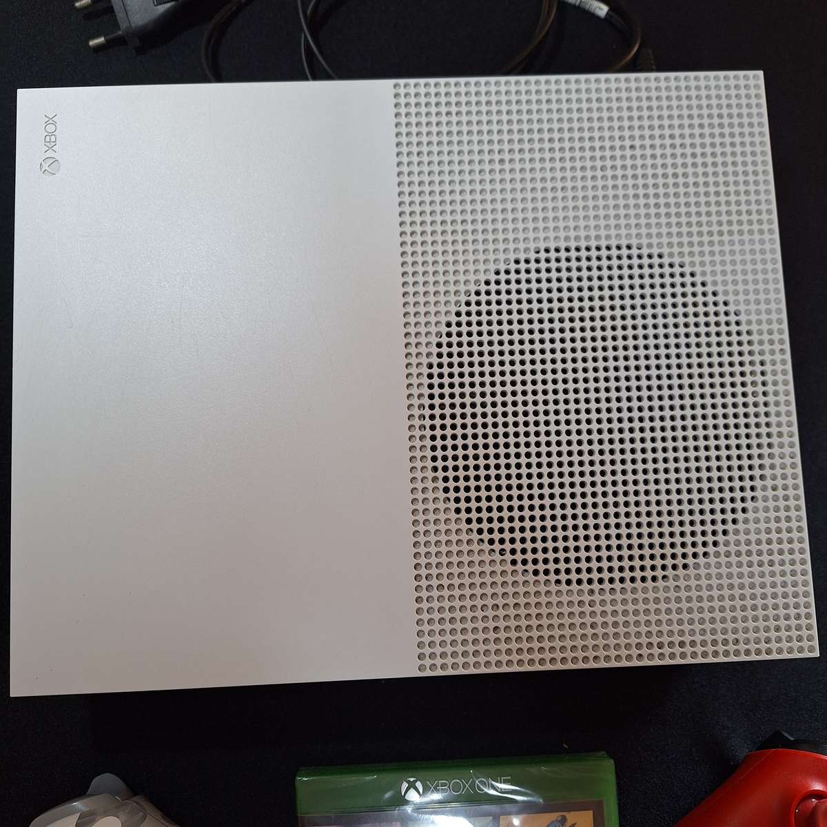 XBOX 1 S with 2 remotes and sealed GTA 5 Game