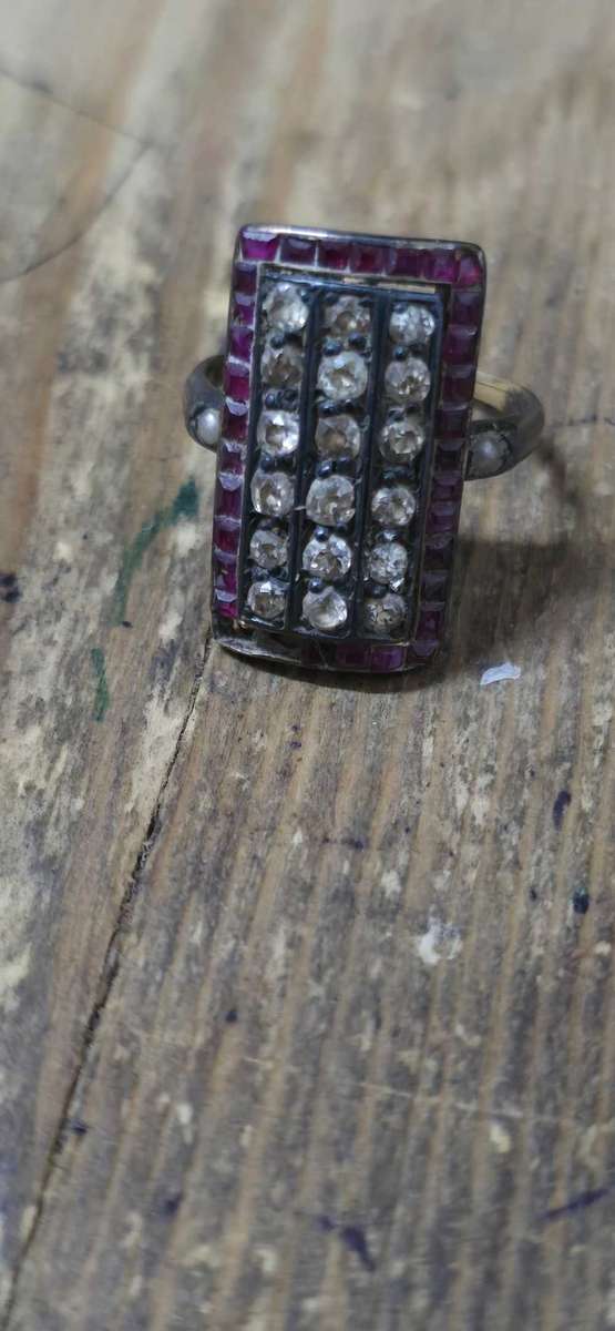 18 Carat Diamond (Rosecut) and Top Ruby Vintage Ring 5.5 grams Magnificient