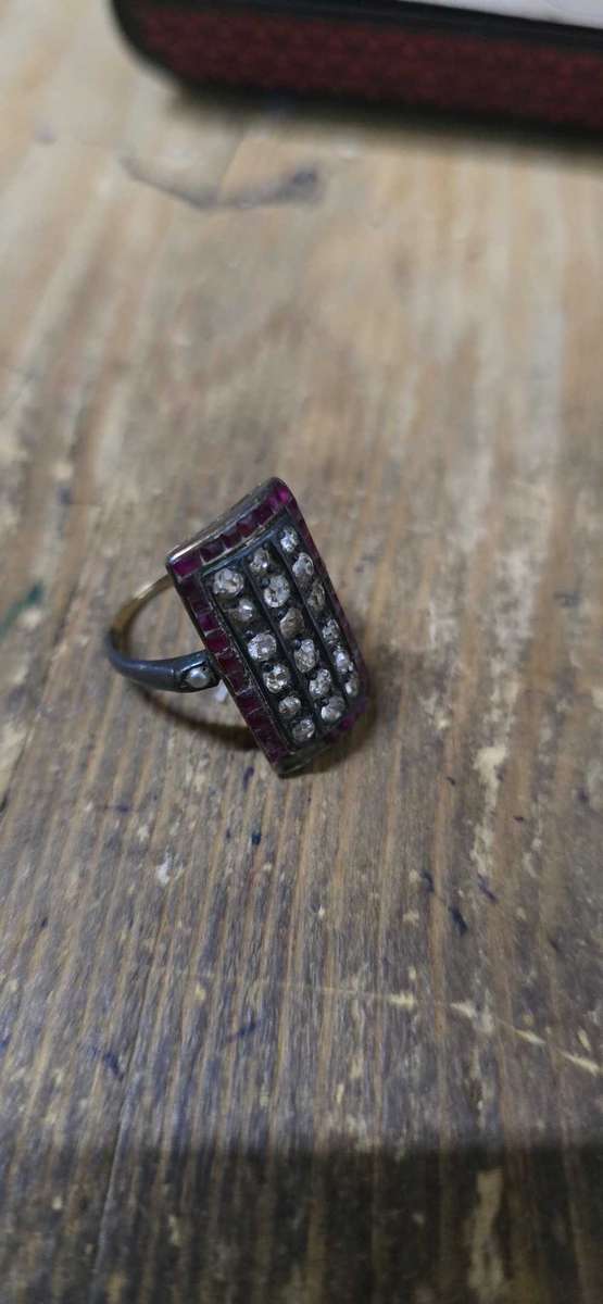 18 Carat Diamond (Rosecut) and Top Ruby Vintage Ring 5.5 grams Magnificient