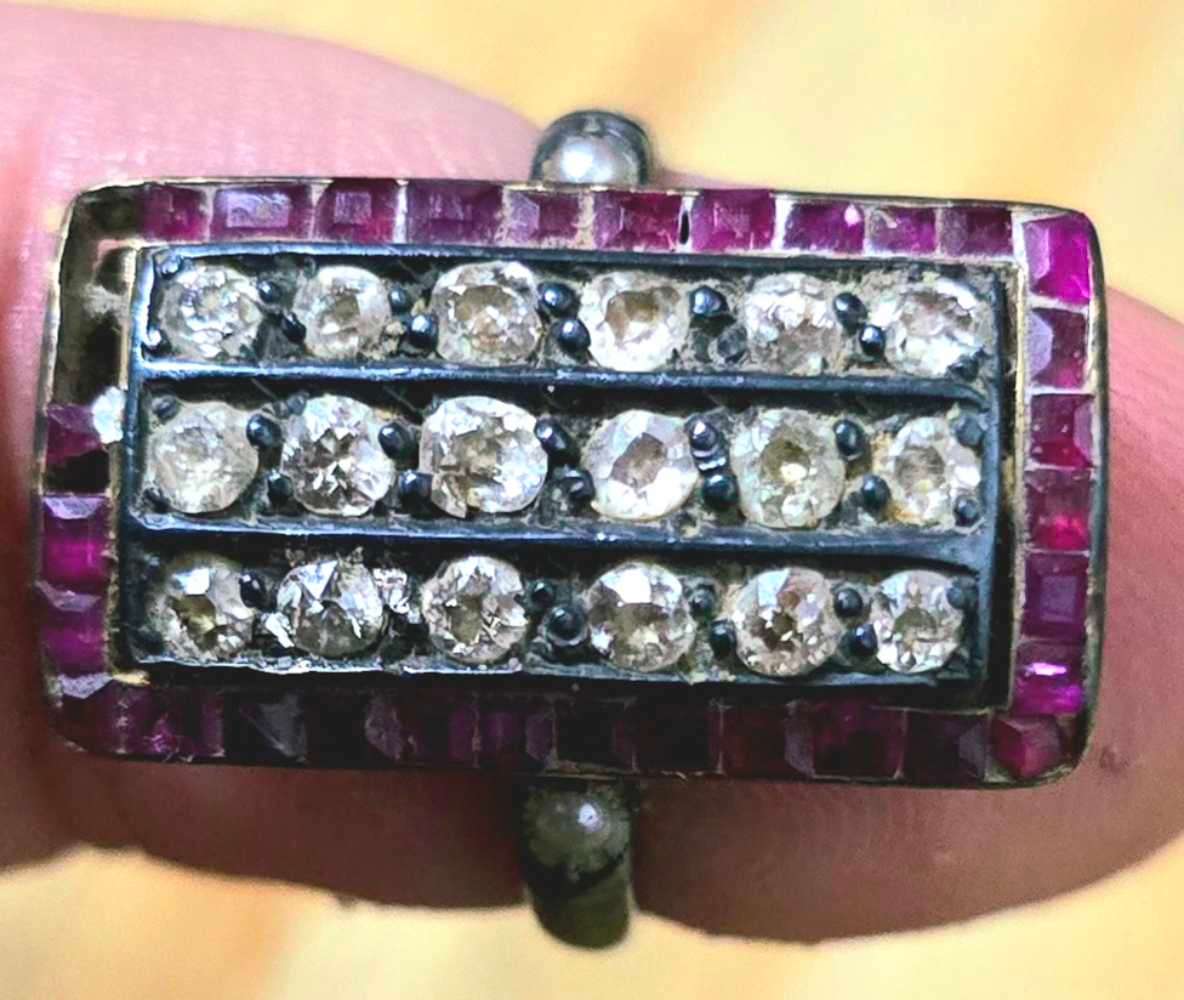 18 Carat Diamond (Rosecut) and Top Ruby Vintage Ring 5.5 grams Magnificient