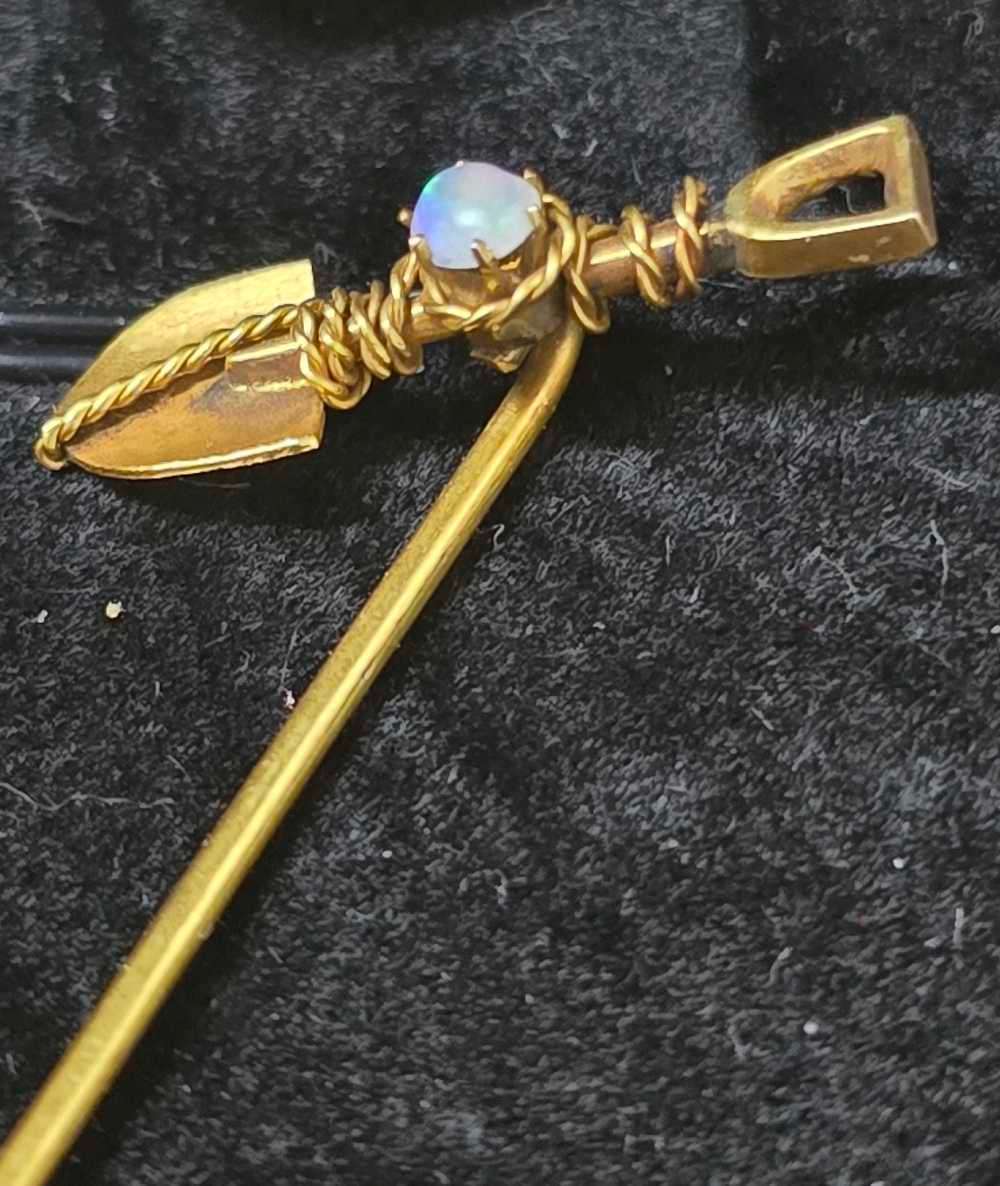 Magnificient 18 Carat Solid Gold and Opal Vintage Pin 1.7grams 1923