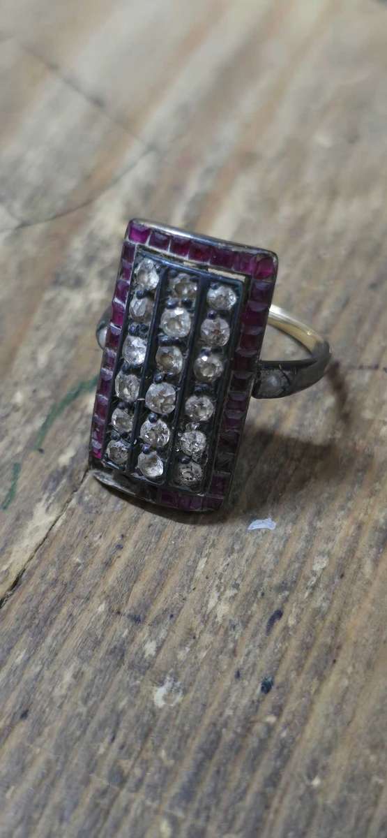 18 Carat Diamond (Rosecut) and Top Ruby Vintage Ring 5.5 grams Magnificient
