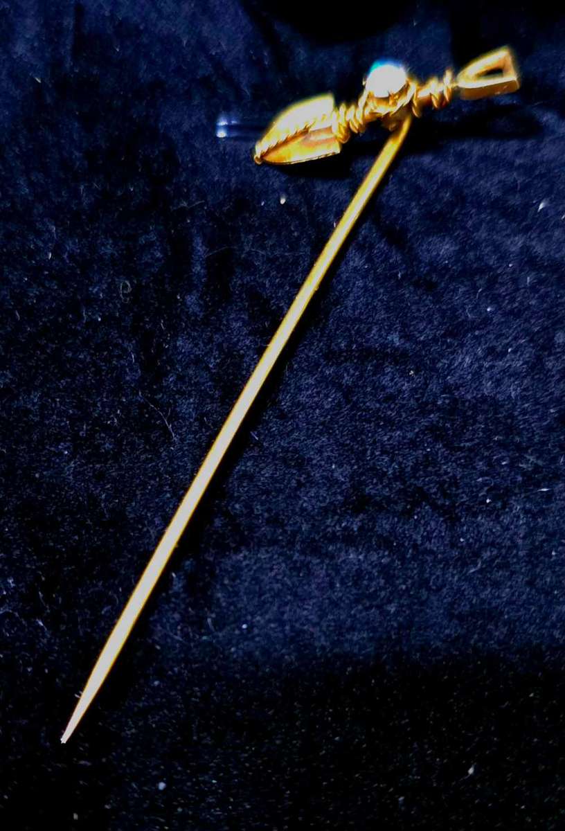 Magnificient 18 Carat Solid Gold and Opal Vintage Pin 1.7grams 1923