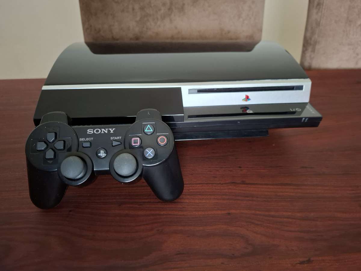 PlayStation 3 250GB Console - CFW Modded + 10 games installed + 1 X Genuine PlayStation 3 Controller