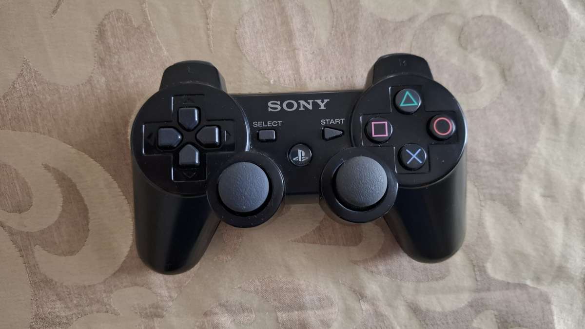 PlayStation 3 500GB Console - CFW Modded + 19 games installed + 1 Genuine PlayStation 3 Controller