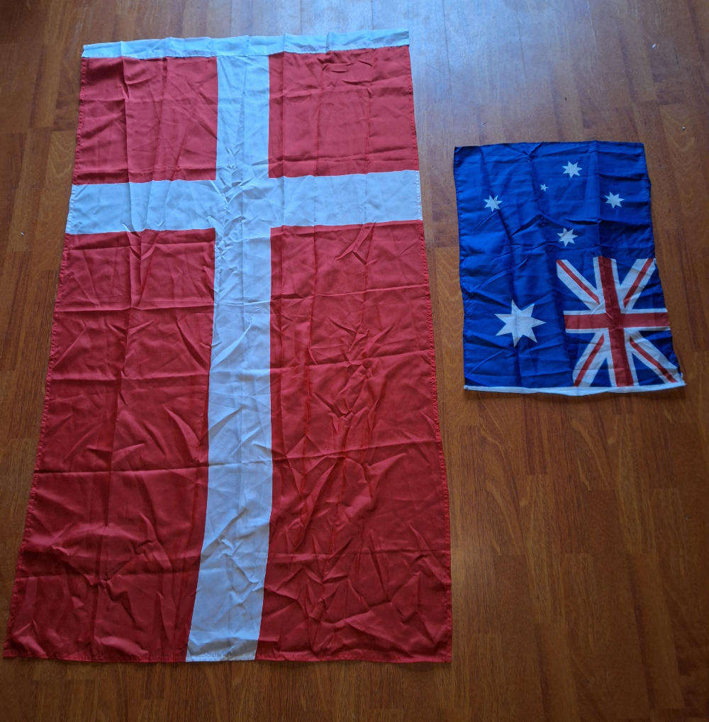 10x Mixed lot of flags for decor