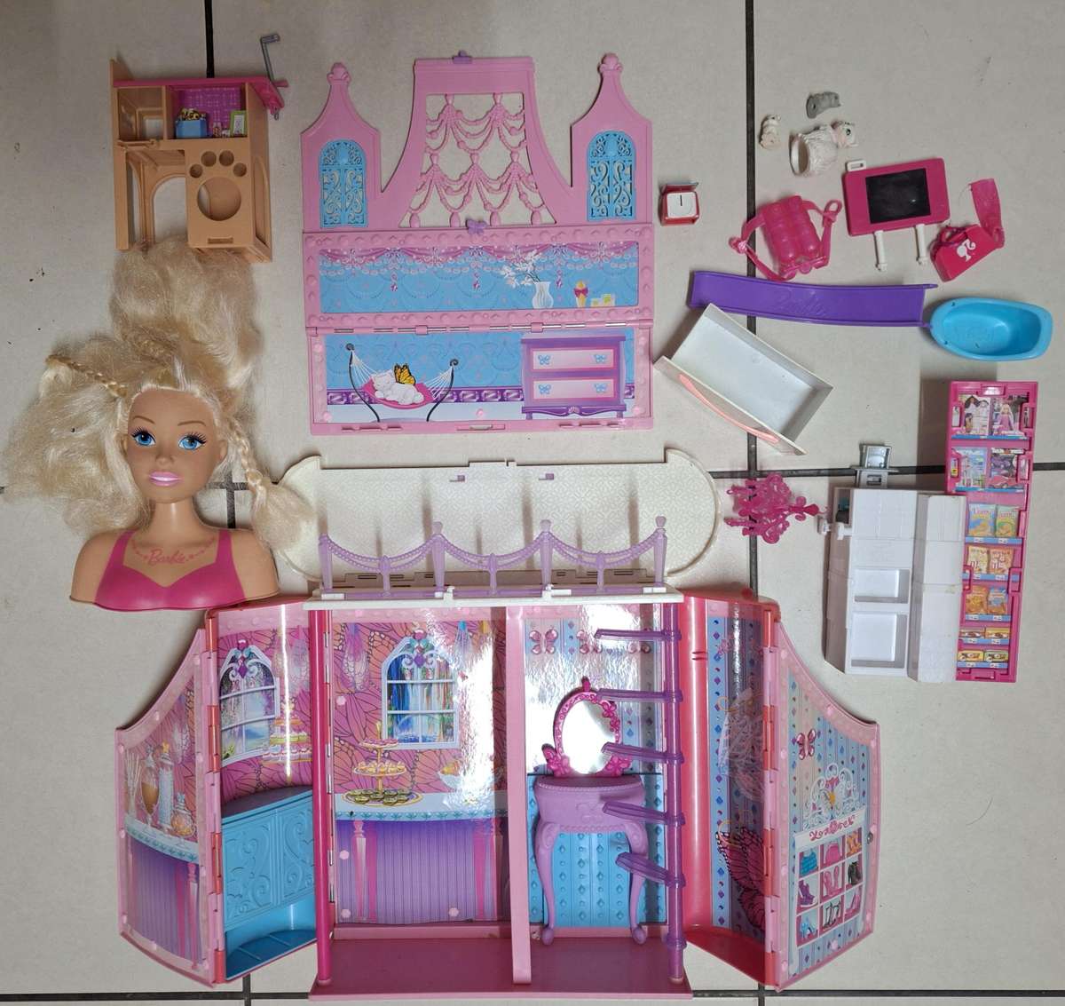 Mixed lot of Barbie items
