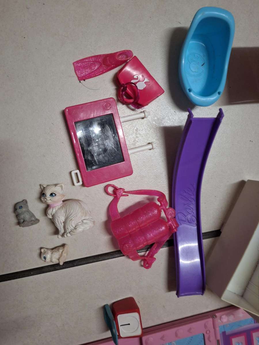 Mixed lot of Barbie items