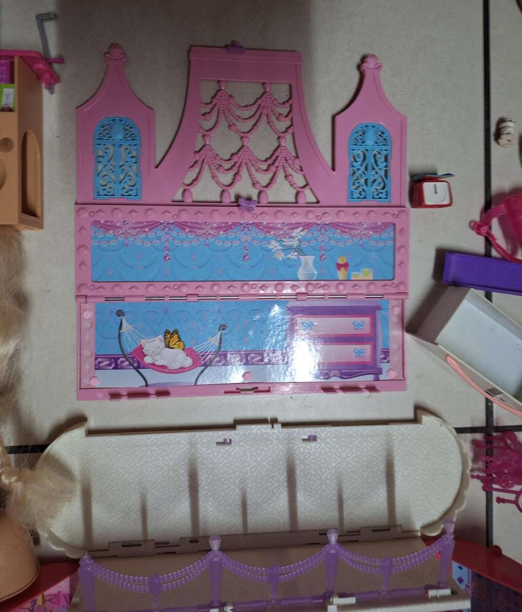 Mixed lot of Barbie items
