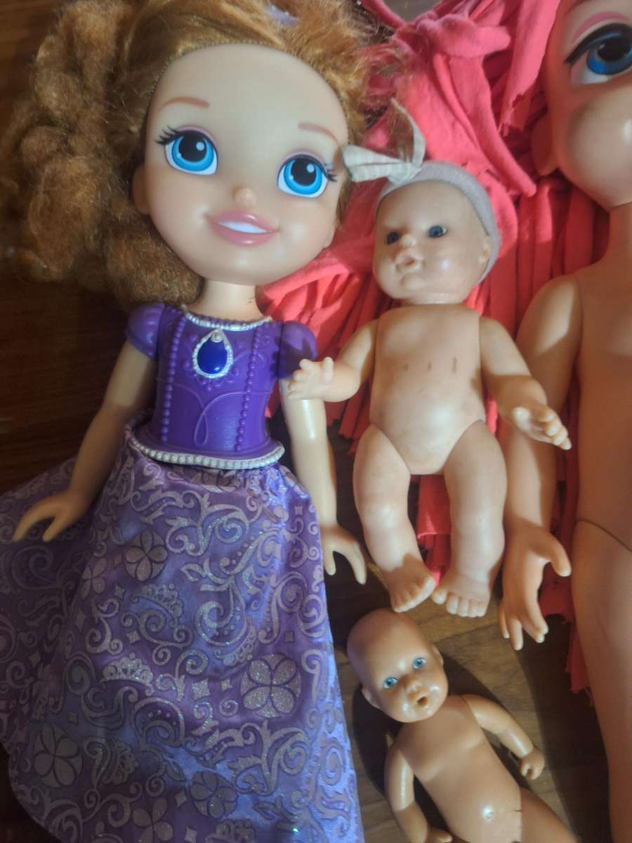 Doll lot