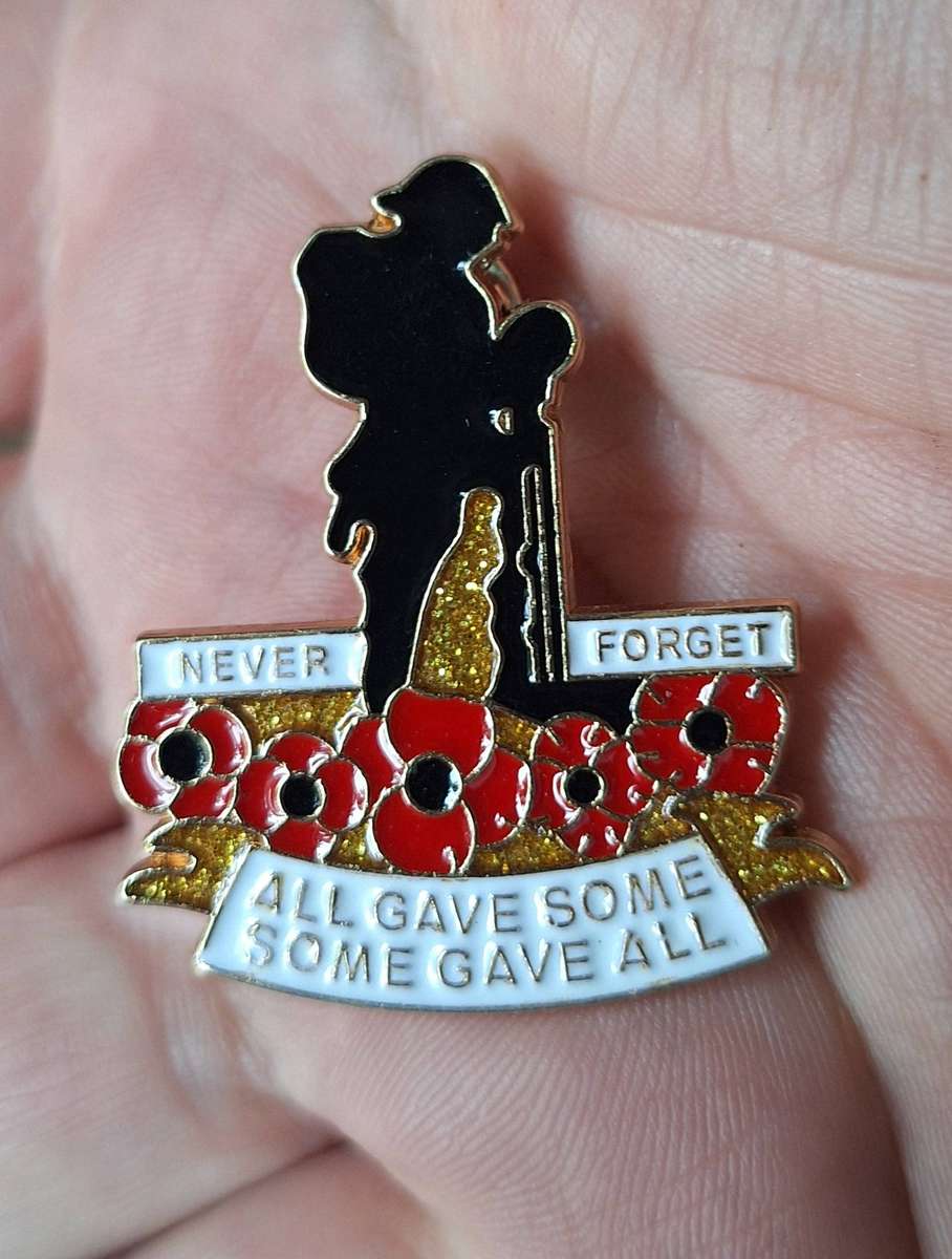 Poppy pin Badge for Remembrance Day