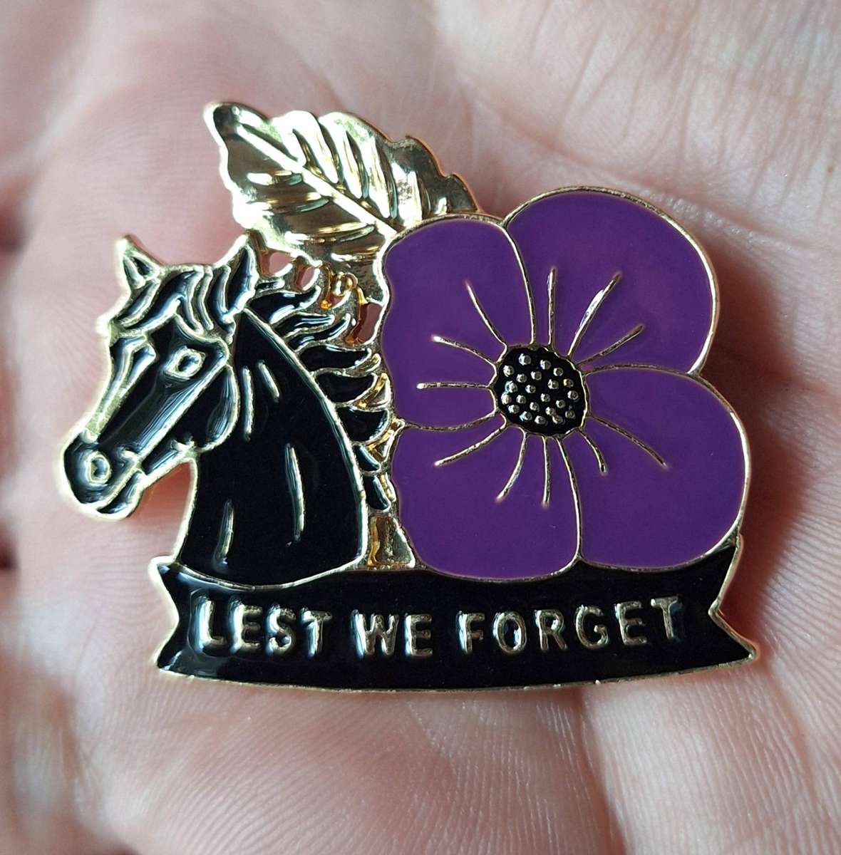 Poppy pin Badge for Remembrance Day