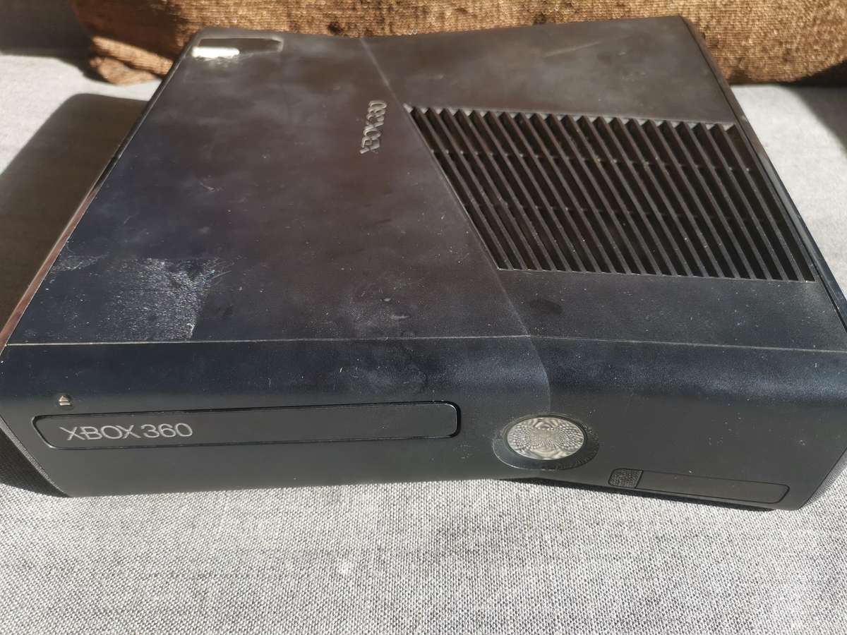 XBOX 360 Slim Console only