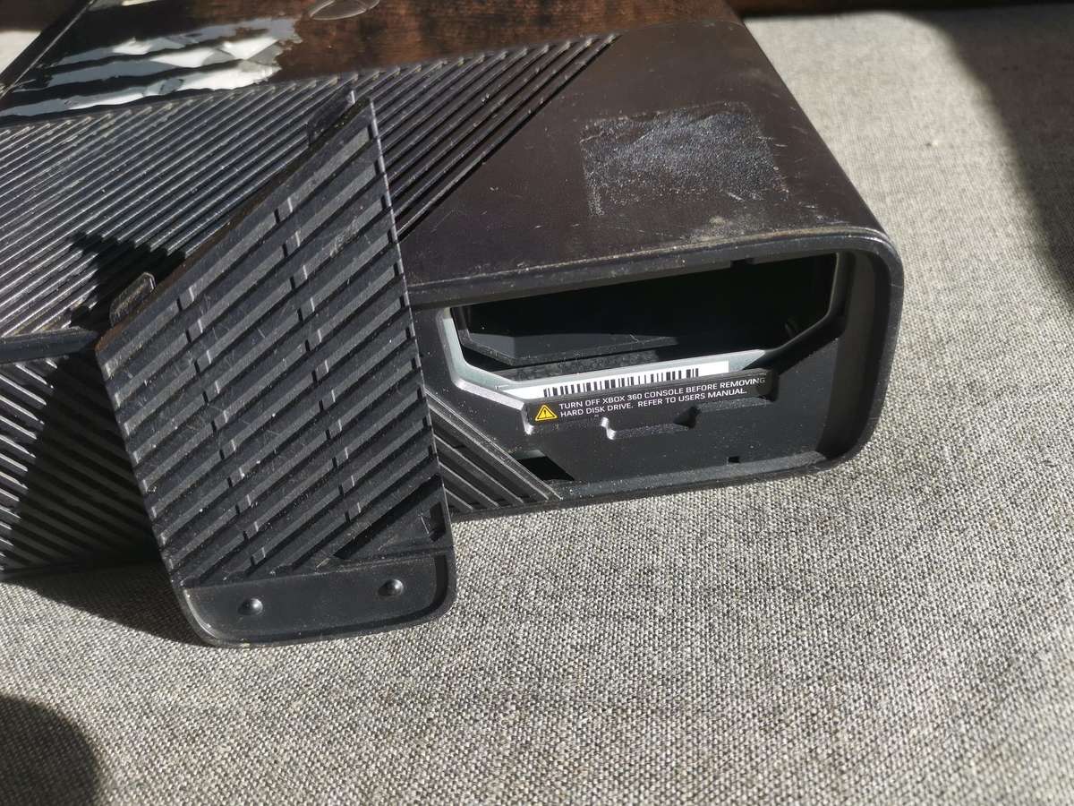 XBOX 360 E Super Slim Console only (parental code lock!)