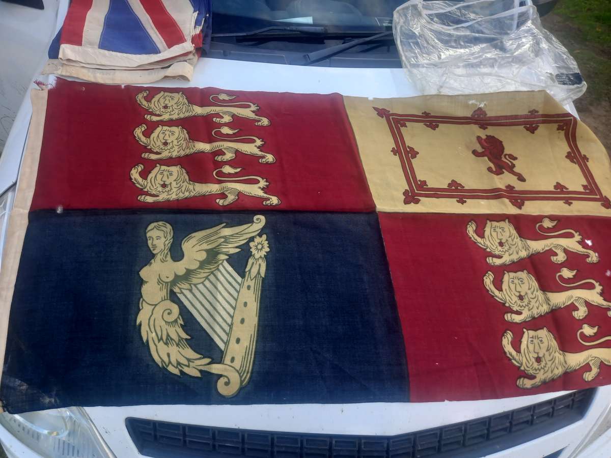 war badge and flags and ect