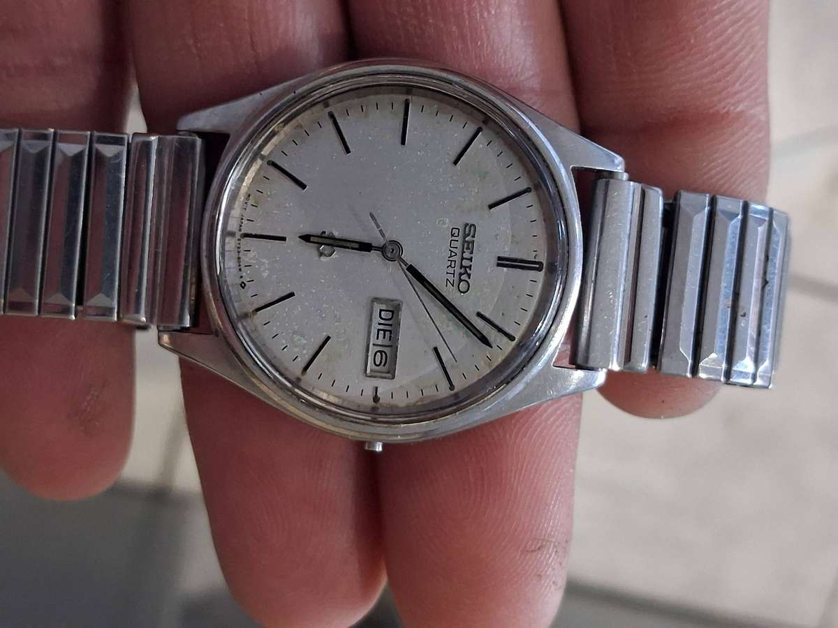 Vintage men's watch one bid takes all