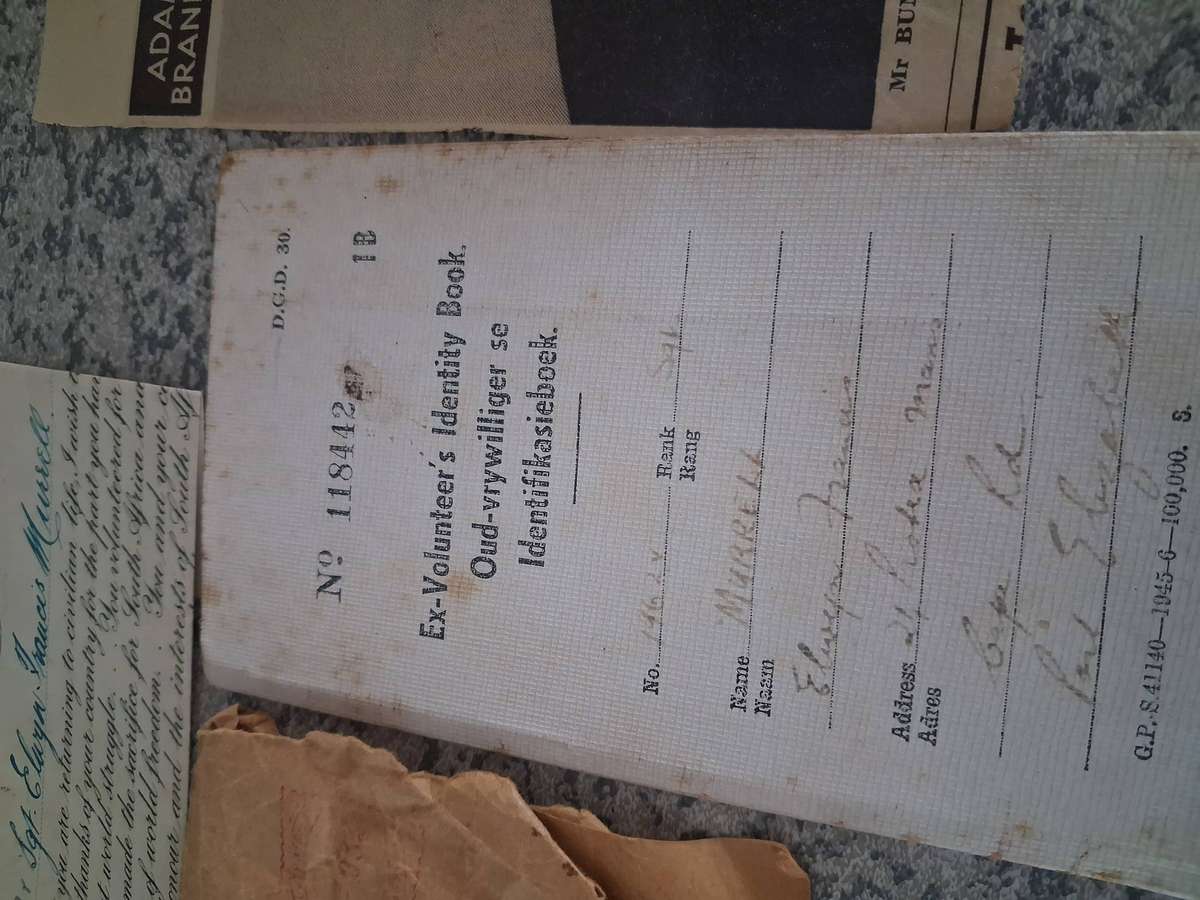 WWII German Luftwaffe (Airforce) EM/NCOS BELT BUCKLE and war medals ect