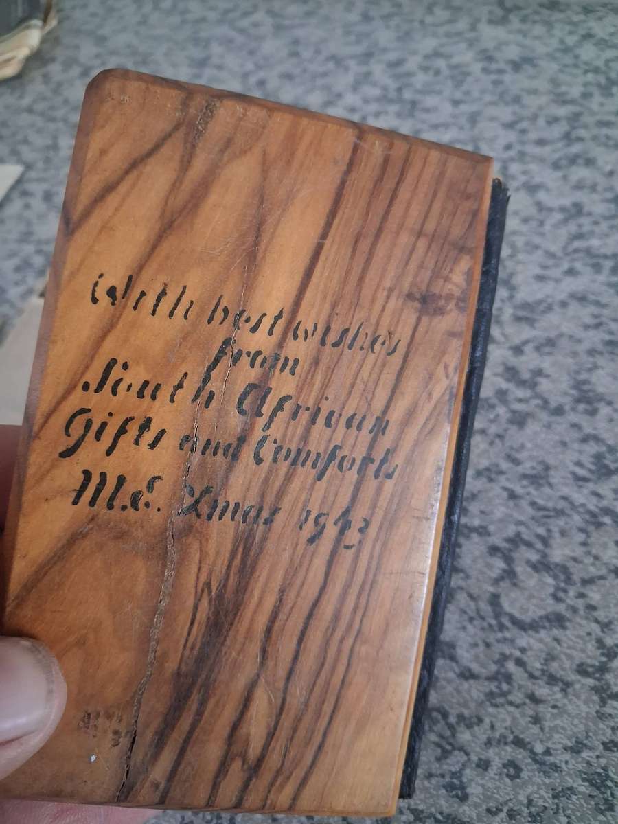 WWII German Luftwaffe (Airforce) EM/NCOS BELT BUCKLE and war medals ect