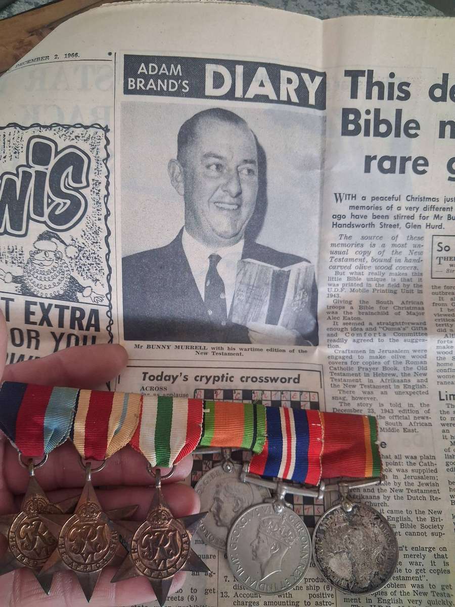 WWII German Luftwaffe (Airforce) EM/NCOS BELT BUCKLE and war medals ect