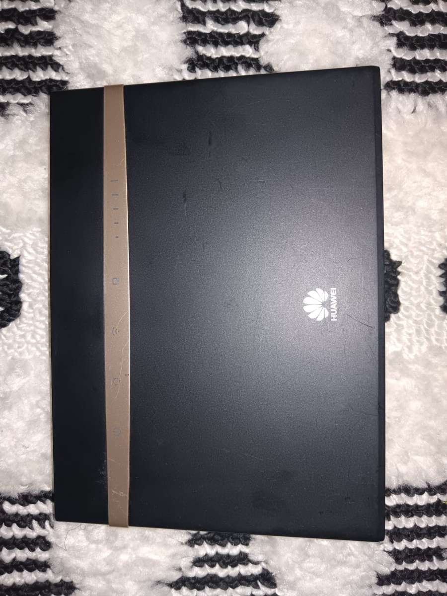 Huawei B525 4G LTE Cat 6 Wireless Router