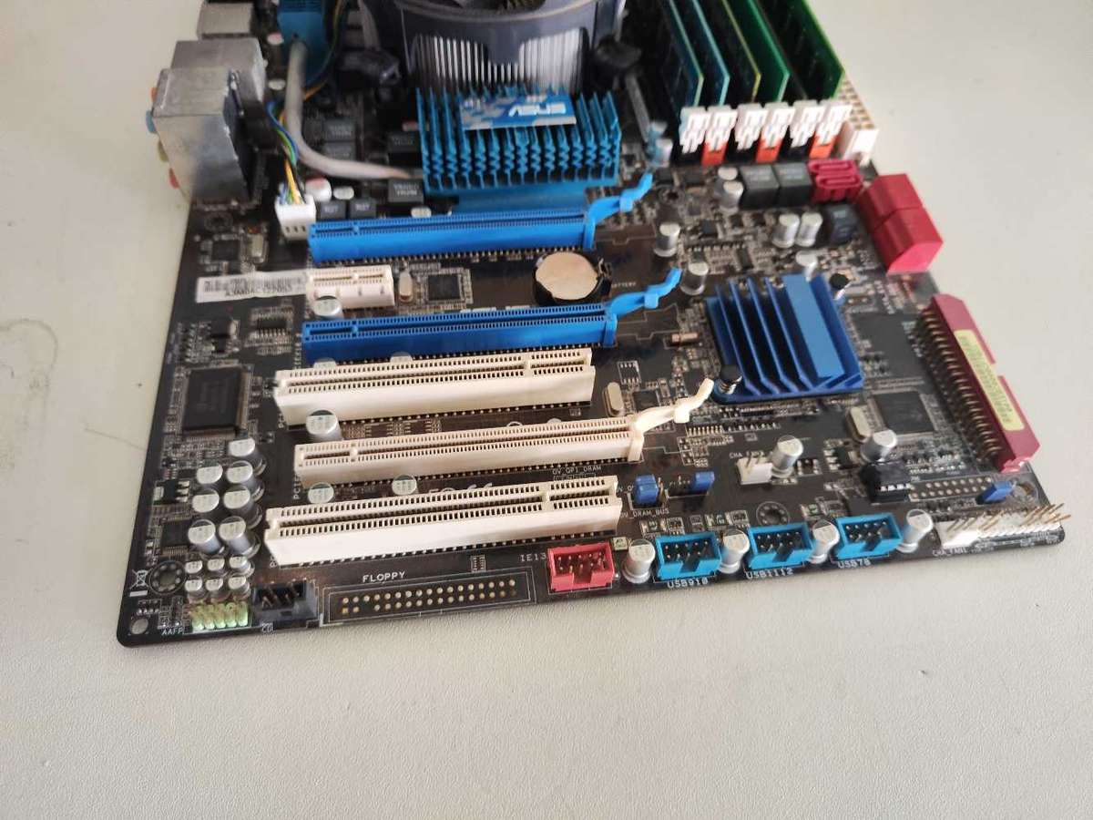 Intel core i7 Combo**12GB Ram**Asus P6T SE Motherboard
