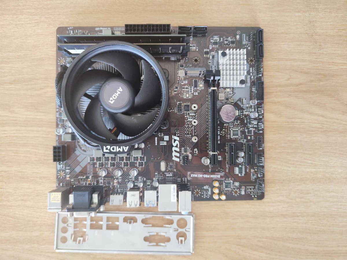 AMD Ryzen 5 3400G Combo**16GB DDR4 Ram**MSI B450M Pro Motherboard