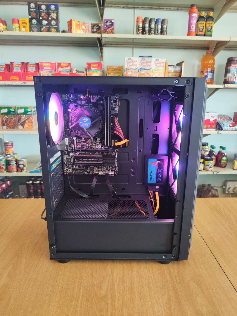 Intel core i7 PC**16GB Ram**500GB SSD**Gaming Aura Case**