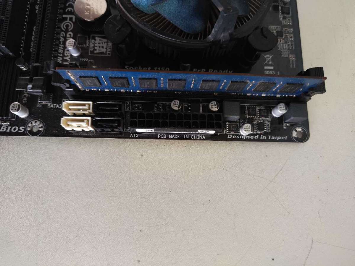 Intel Core i5 4460 Combo**Gigabyte H81M Motherboard**4GB DDR3 Ram