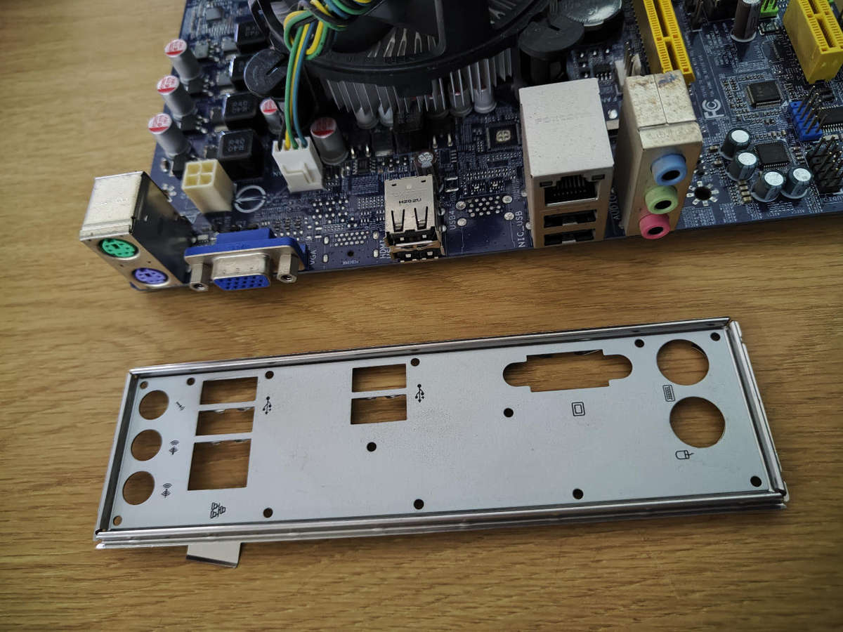 Intel Core i3 3220 Combo**4GB Ram**Foxconn Board**