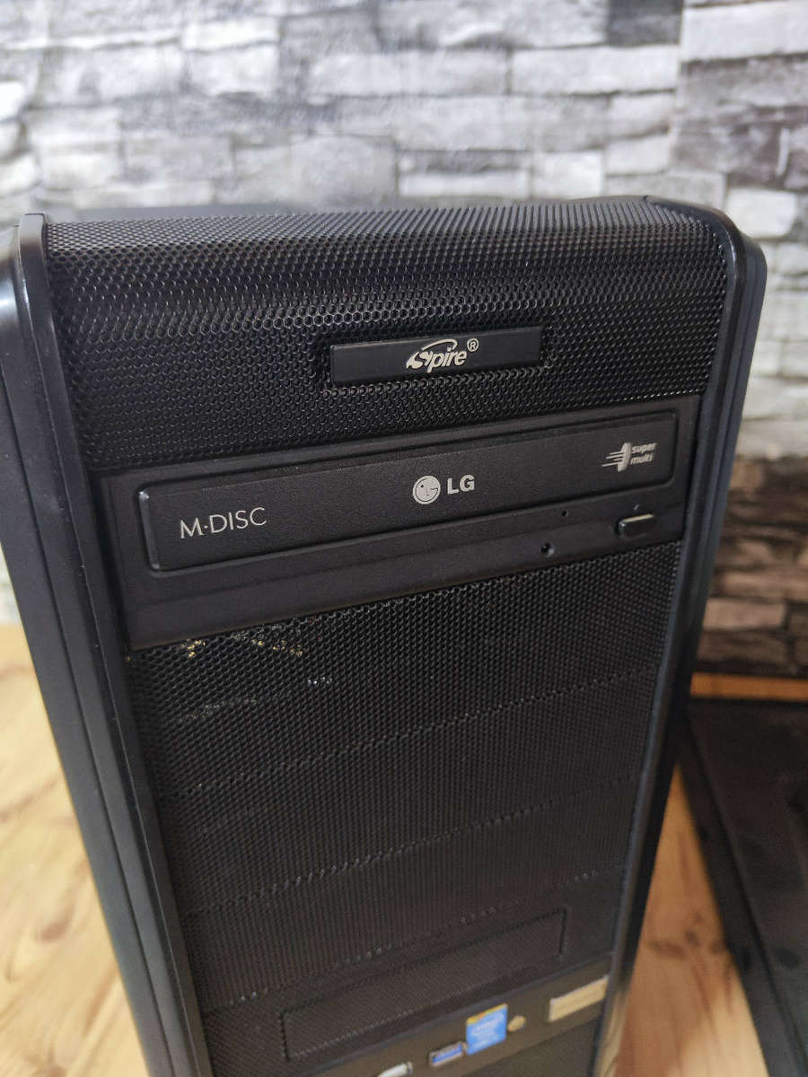 Aspire Gaming Case with 4 x 120mm Fans included