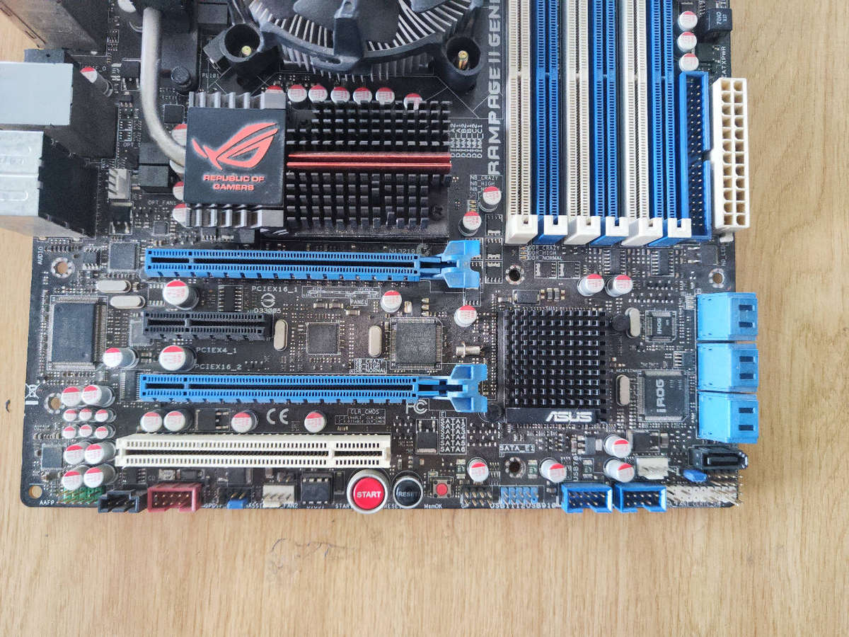 **Salvage stock**Intel Core i7 920 + Asus ROG Rampage II Gene Motherboard**Doesn't Post**