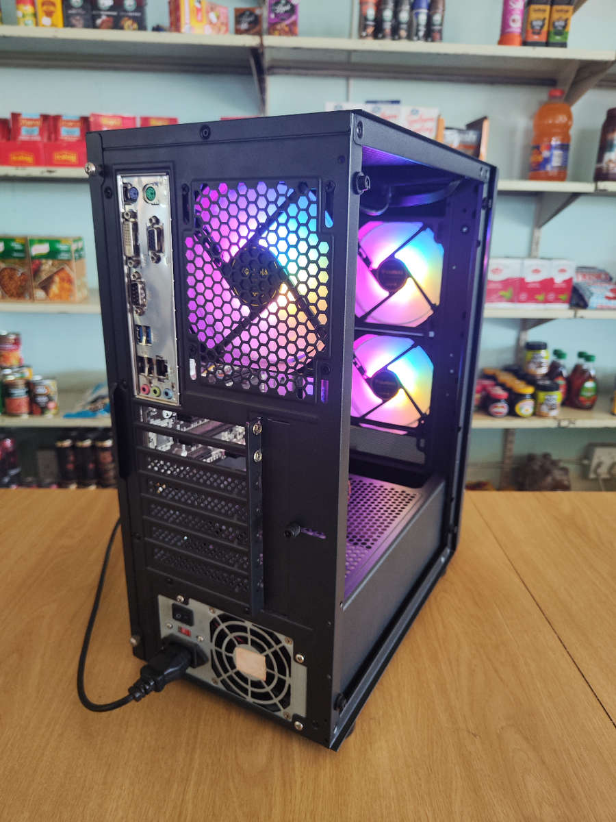 Intel core i7 PC**16GB Ram**500GB SSD**Gaming Aura Case**