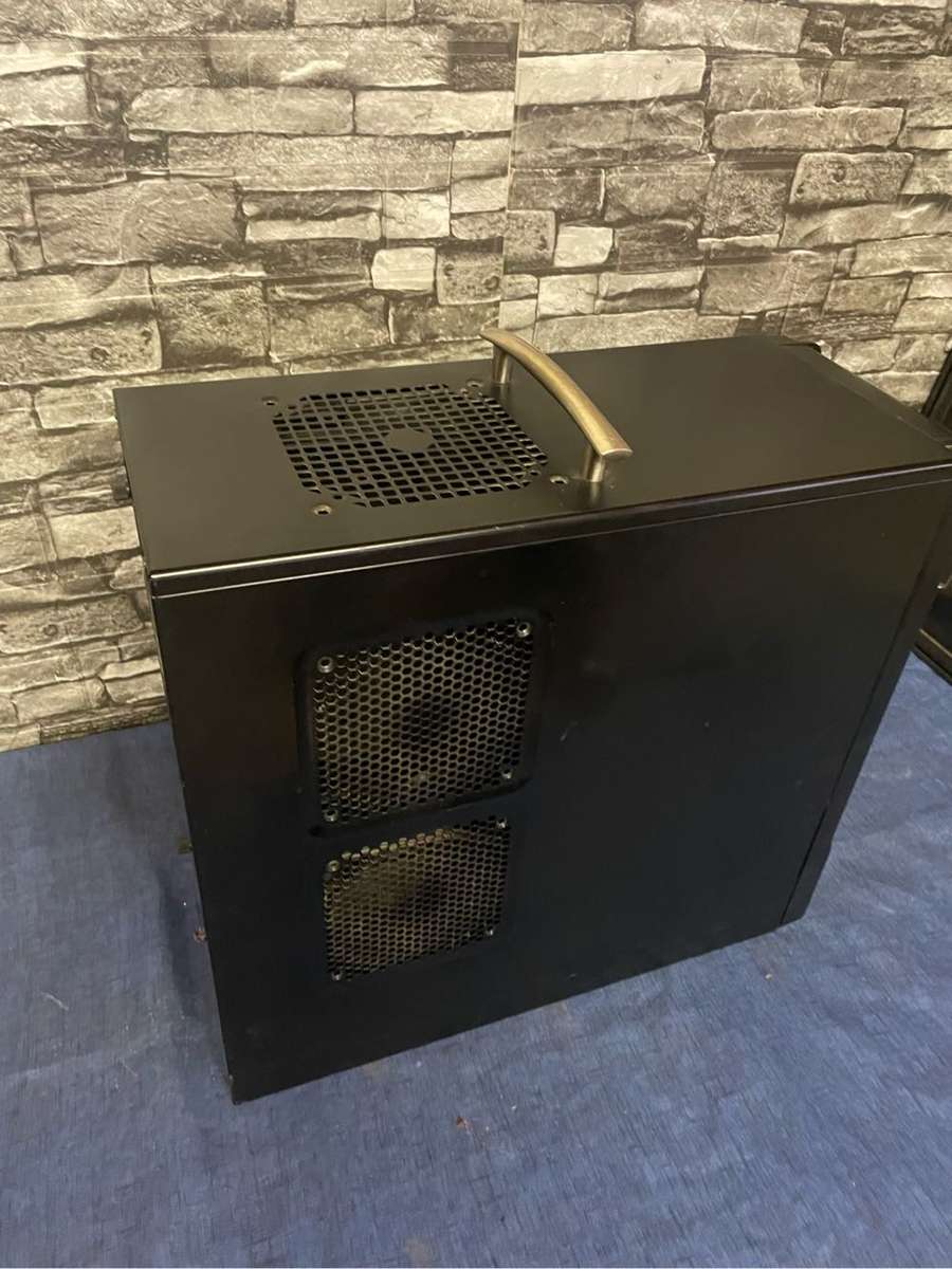 ikonik Cave Man Gaming Case**Power Buttom Cover Missing**